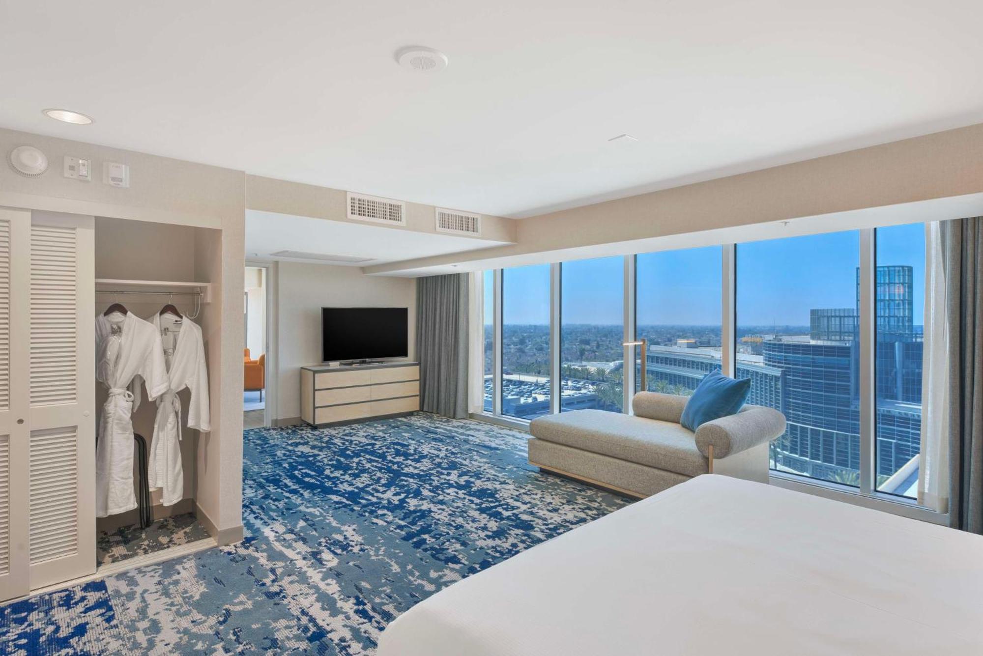 Hilton Hotel 4*